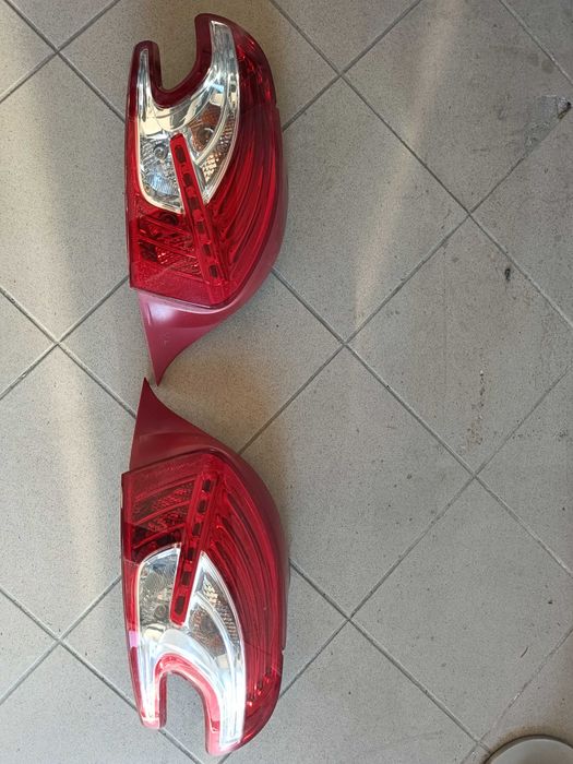 Lampa Prawy Tył Peugeot 208