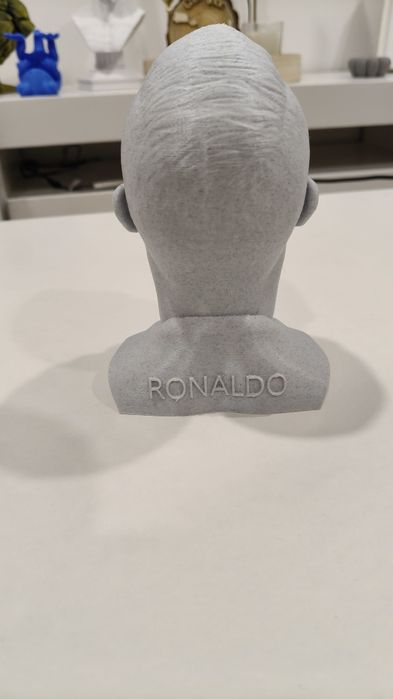 Estátua Cristiano Ronaldo CR7