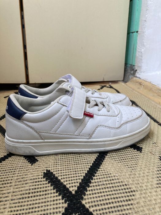 Кросівки. Levis. жіночі. дитячі. Оригінал