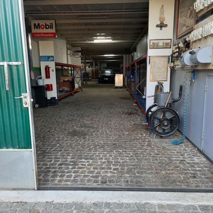 Alugo armazém e serralharia