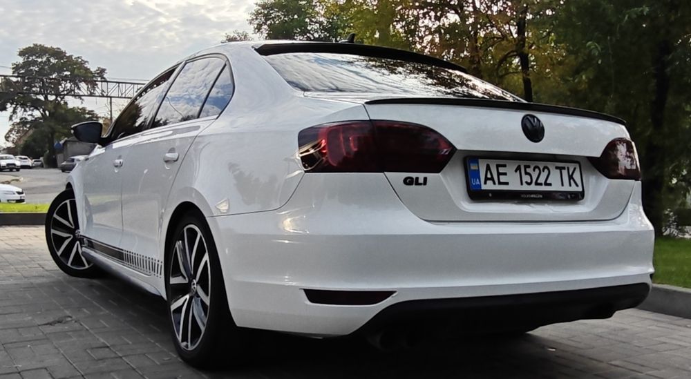 Продам Volkswagen Jetta 6 GLI