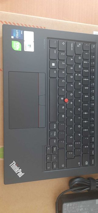 Portátil / Labtop Lenovo T14 Gen5 | 14,1"-IPS | Intel Ultra 5-125u | 16G/32G DDr5 | NVMe512G |M| W11