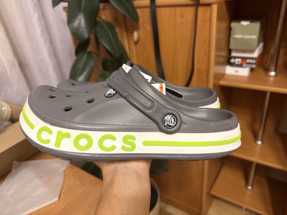 Уцінка сірих на 26,5 см Crocs classic в наявності сірі 26 см, білі 26,5 см