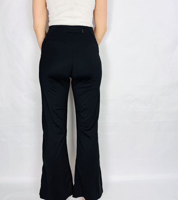 Czarne spodnie sportowe dzwony M 38