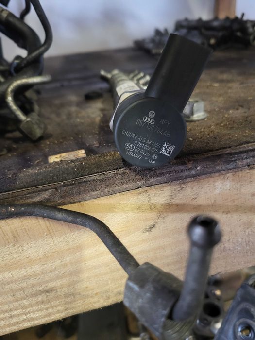 Топливная рейка Рампа форсунок Паливна рейкв Volkswagen Crafter