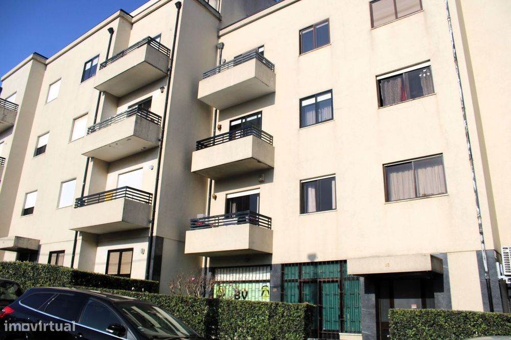 Apartamento T2+1 junto a N222 — Vilar de Andorinho, Porto
