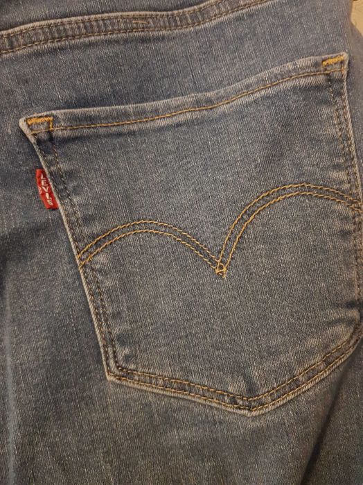 Spodnie marki Levis, R. 42-44