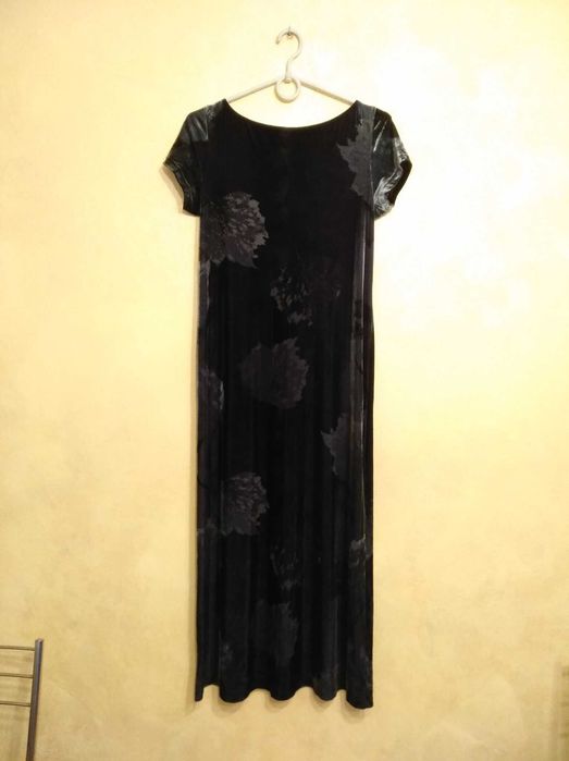 Sprzedam welurową sukienkę wieczorową