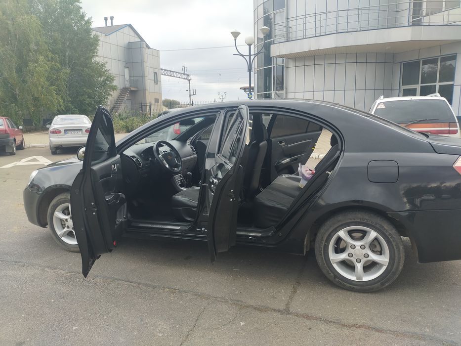 Продам Джили эмгранд ес7 2012г