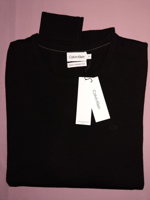 Wyprzedaż swetr męski Calvin Klein.