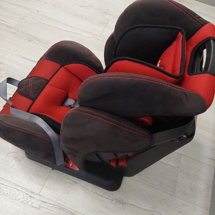 Автокресло Newbuddy Snug