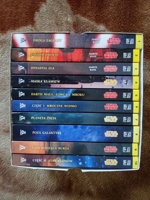 10 ks Kolekcja książek Star Wars tomy 1-10 BOX Pudełko Amber wyd III Okazja Uszkodzone pudełko  st BDB