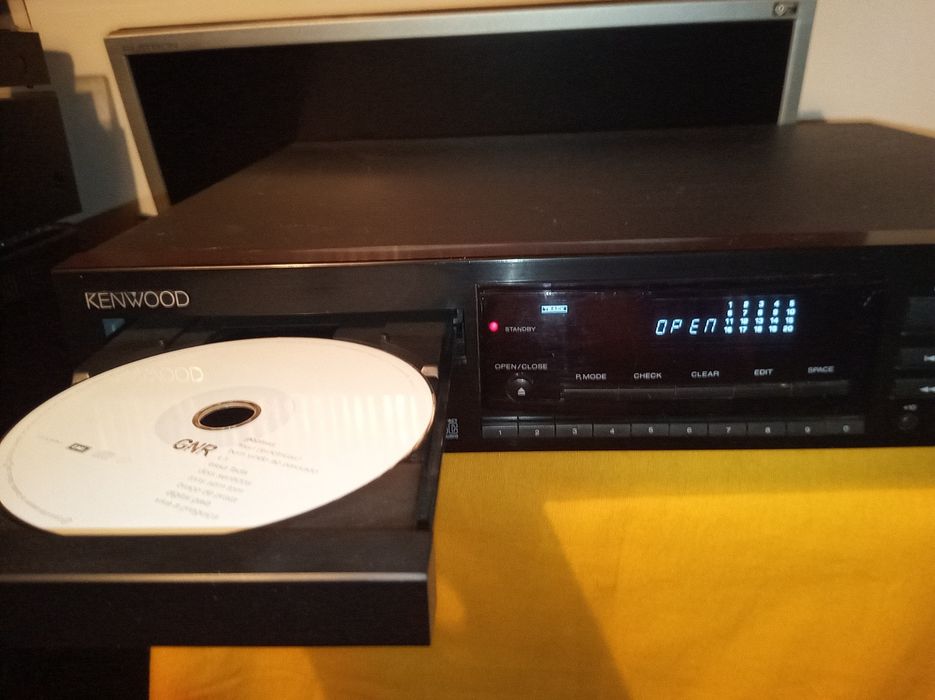 Leitor de Cd's Kenwood  mod DP 2080