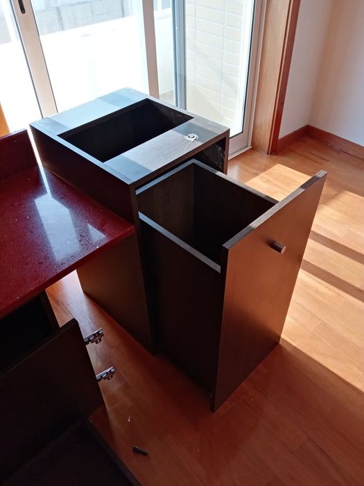 Armário com lavatorio