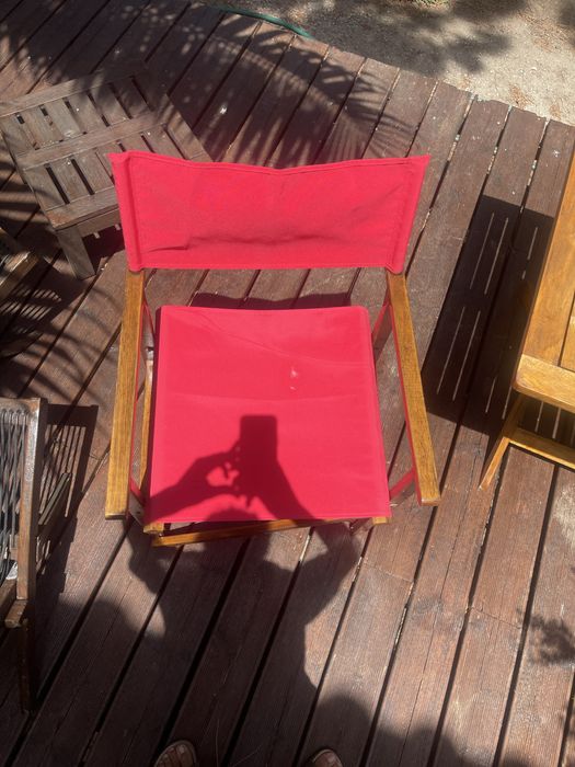 Mesa de Jardim em Madeira 4 Cadeiras Dobráveis – Conjunto Completo