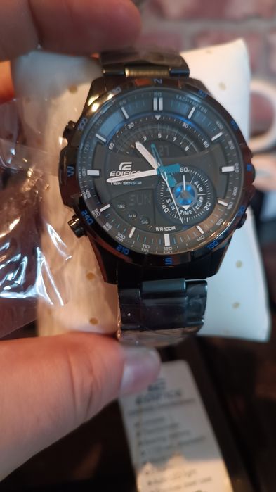 Casio Edifice Era 200DC-1A2VDR - Biały kruk. Jedyny