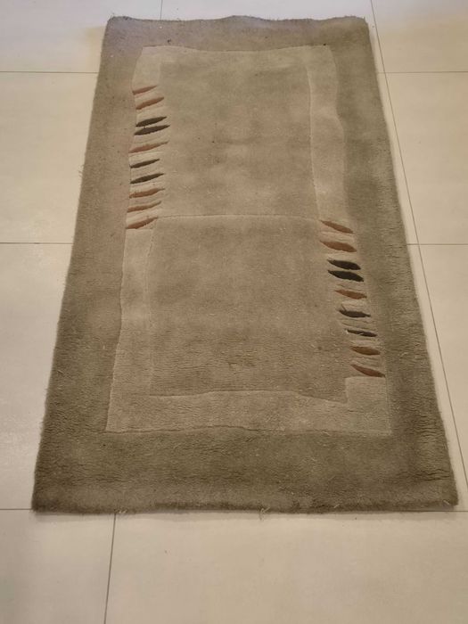 Vendo 2 conjuntos de 3 tapetes(cada) de quarto.