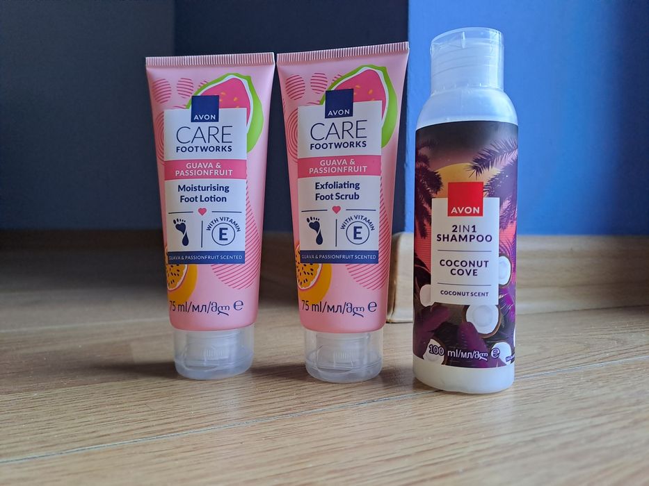 Zestaw balsam do stóp, scrub do stóp , szampon Avon