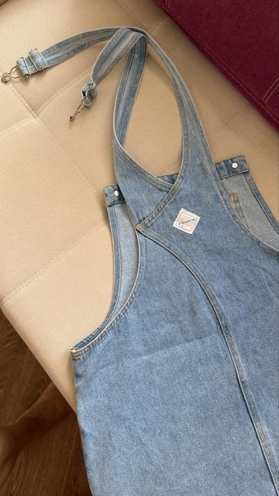 Джинсовий сарафан-комбінезон Pull&Bear з необробленим краєм (Розмір L / M-L)