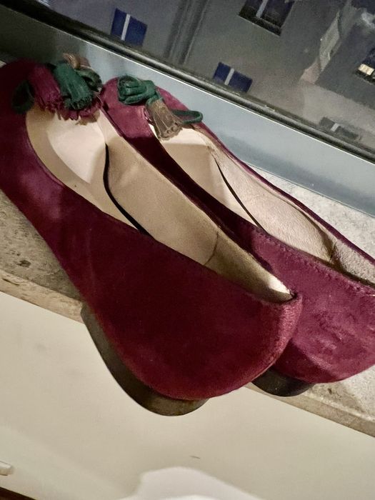 Sapatilha Haity, na cor vinho em camurça • NOVA!  Tam 40