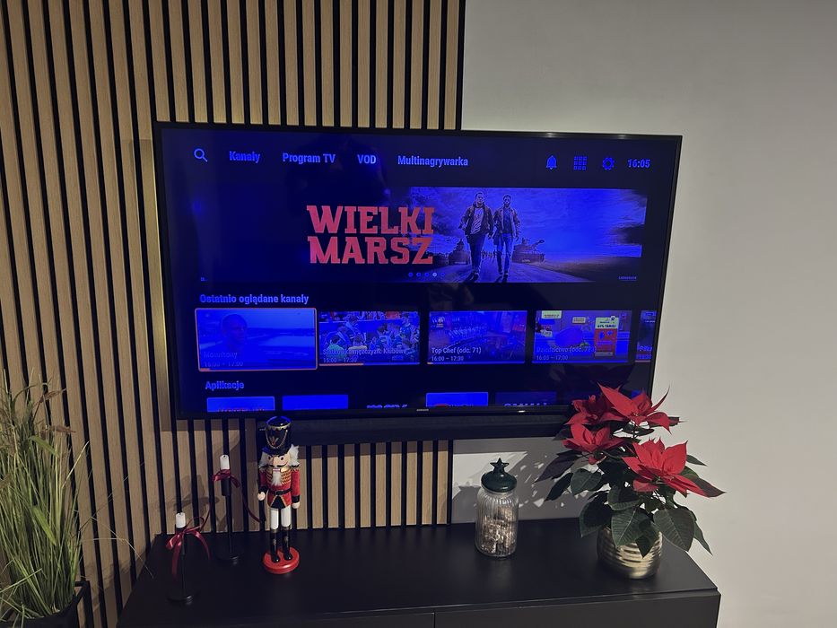 Telewizor samsung 55 smart tv + soundbar samsung + JBL PARTYBOX 310