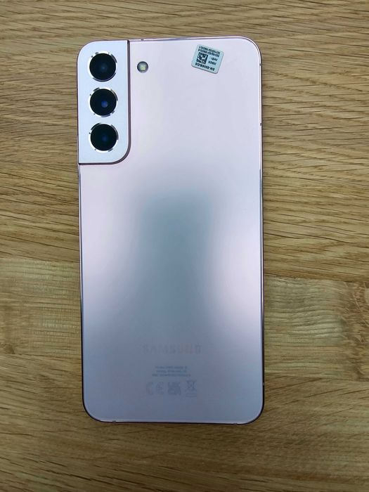 Telefon samsung galaxy s22plus z uszkodzonym ekranem