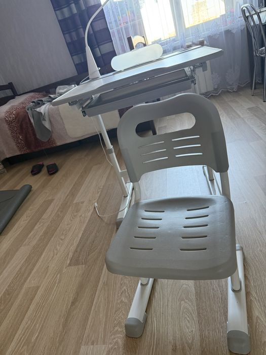 Дитяча писмова парта (стіл письмовий) з стільцем bambi