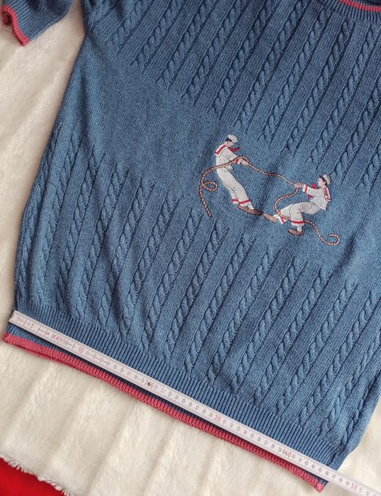 Elegancki, bawełniany sweter męski z haftem