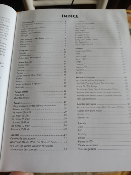 Livro Noções básicas de guitarra eléctrica.