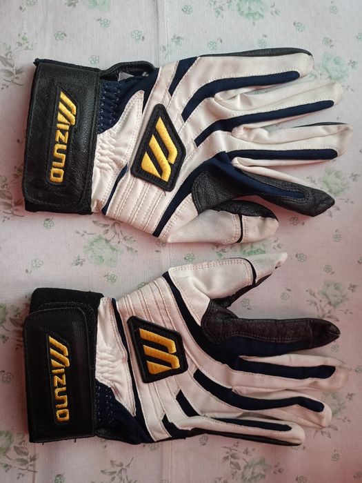 Перчатки спортивные