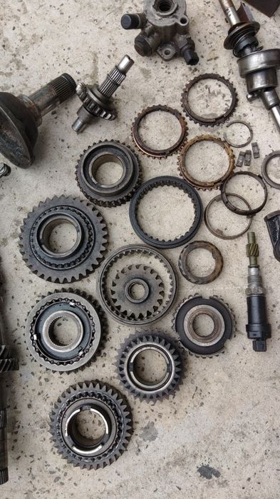 МКПП, КПП ручна коробка передач по запчастинах на VW Т4 2,4Д