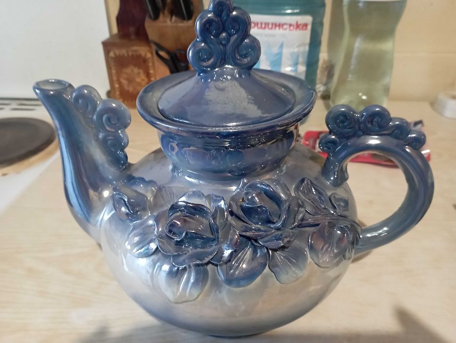 Чайник керамика с лепкой