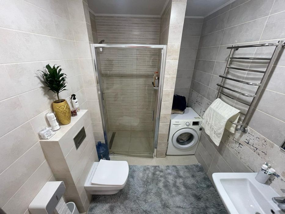 Продам 2к+ кузня студія .Озерна