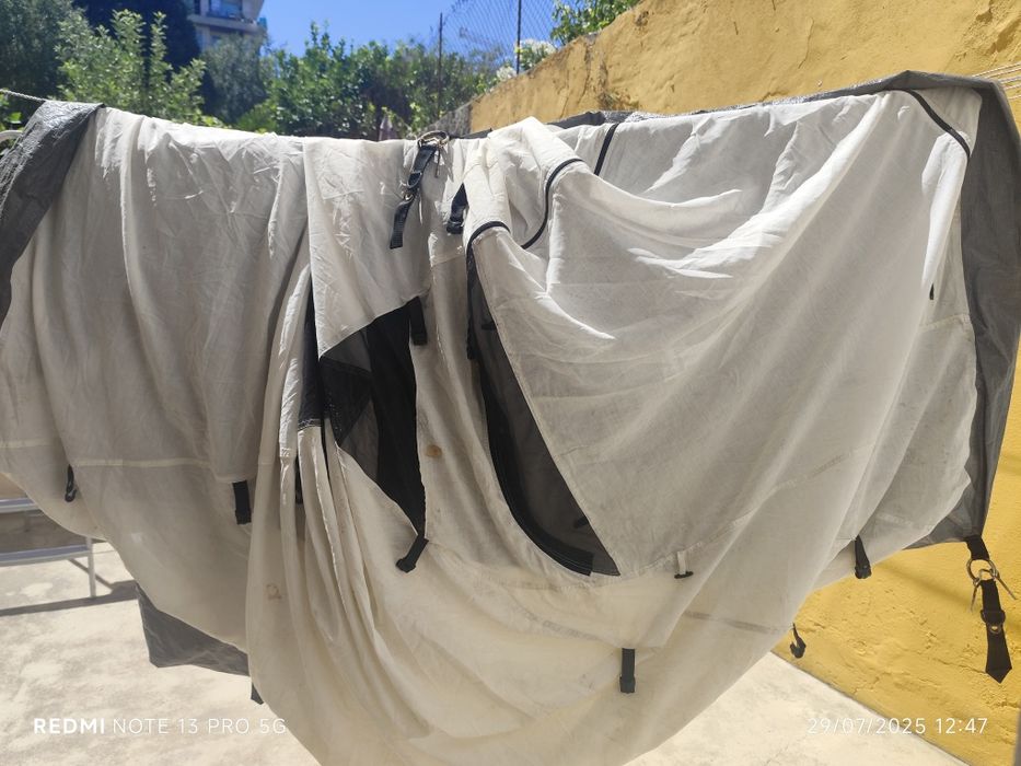 Tenda para 2 pessoas e saco dormir qeedo