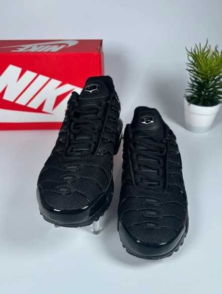 Butymęskie_NikeAirMaxTN_czarny Glany rozmiar.39