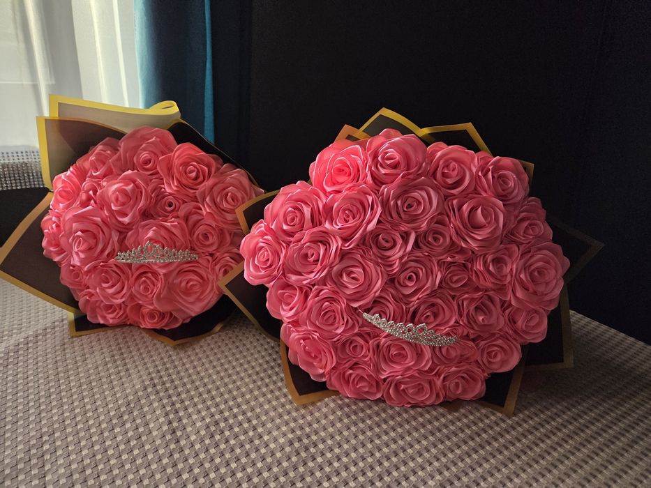 Wieczne róże,  róże wstążka,  boxy