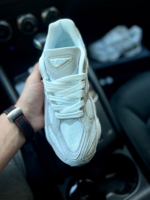 Жіночі кросівки New Balance 9060 Grey