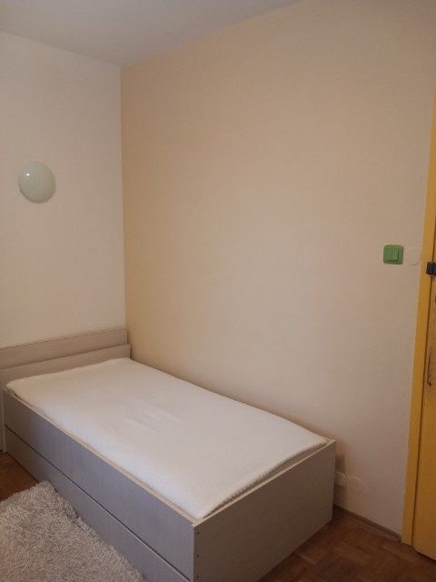 Pokój 9 m² na Woli, 8 min od metra Księcia Janusza