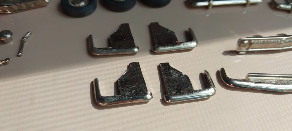 1/43 Саратов, детали на  Модель Волга, Жигули, Москвич СССР