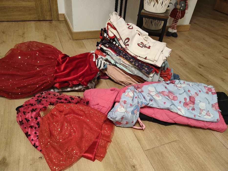 Paka ubrań dla dziewczynki rozmiar 110