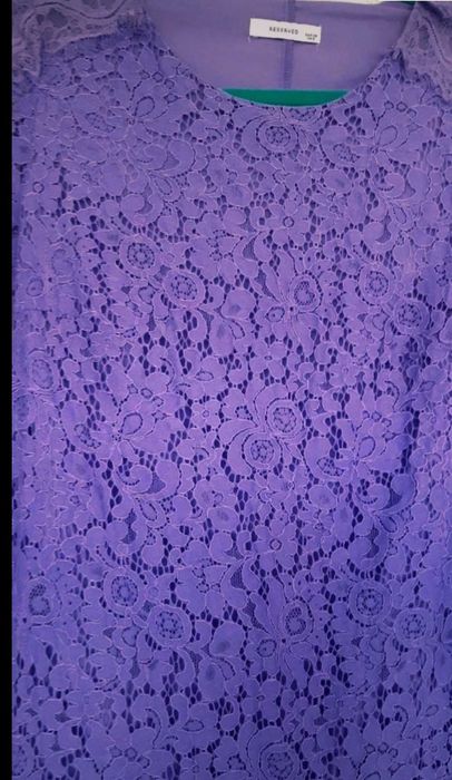 Koronkowa liliowa sukienka