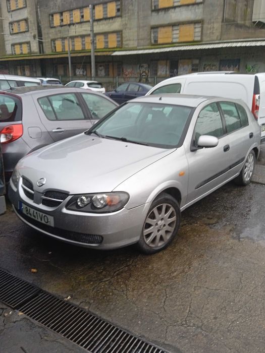 Nissan Almera 1.5 dci 2003 gasóleo para peças ou reparar.