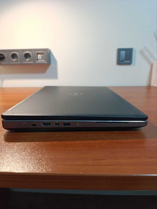 Ноутбук Dell Precision 7520 потужна робоча машина
