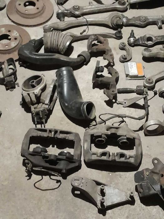 запчастини до ауді а8 д2