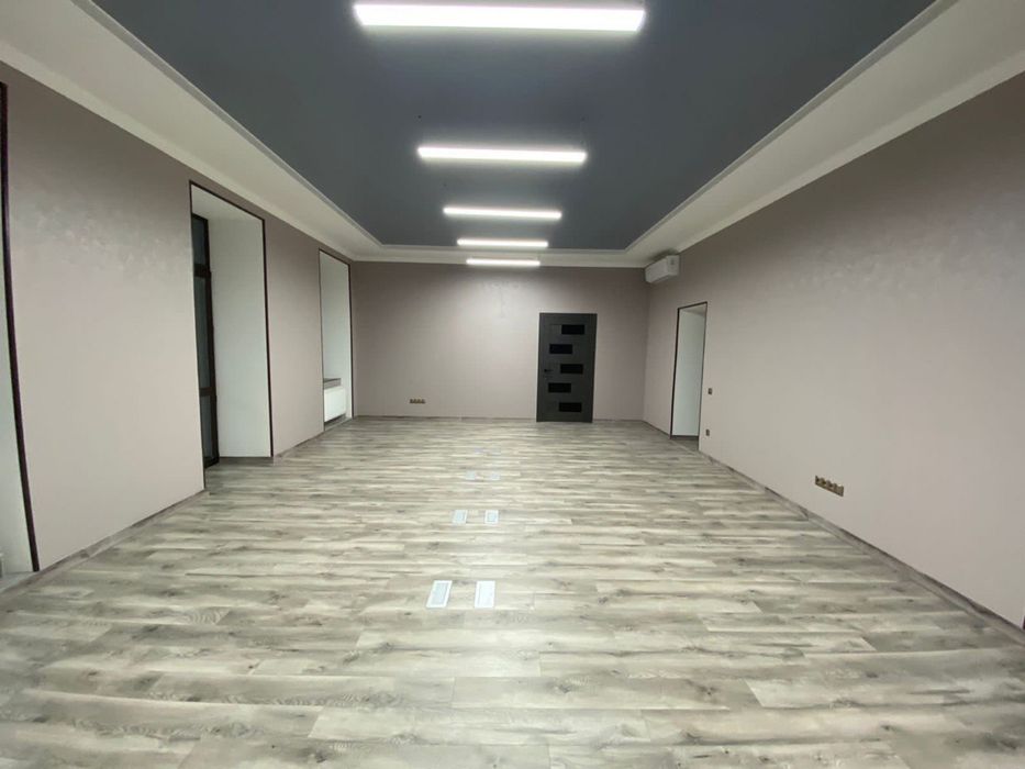 Сдам офис в центре города с генератором , ул Софиевская 15