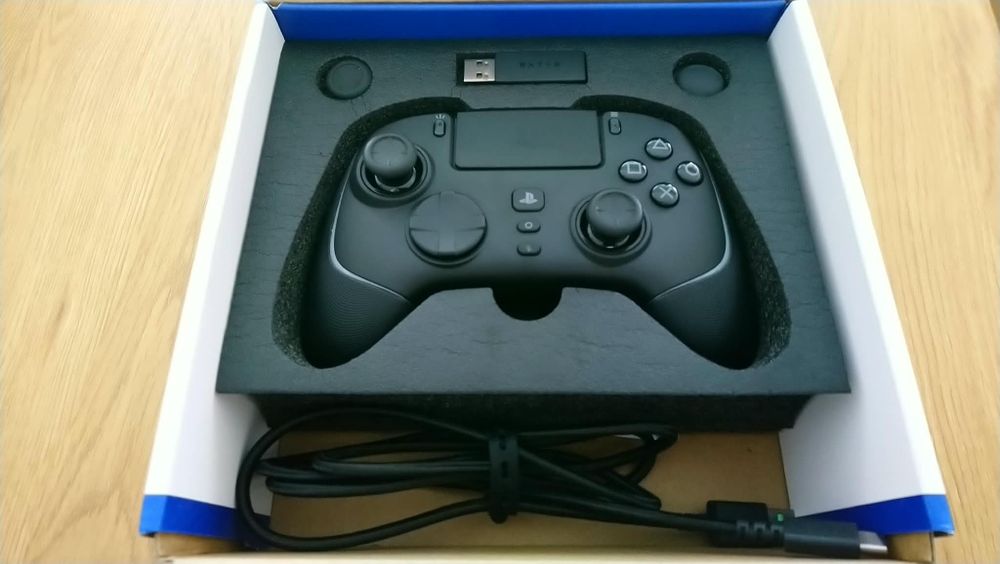 Razer Wolverine V2 Pro - Preto
