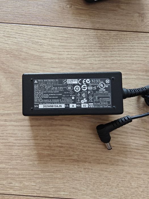 Adaptador 19v-1.58A