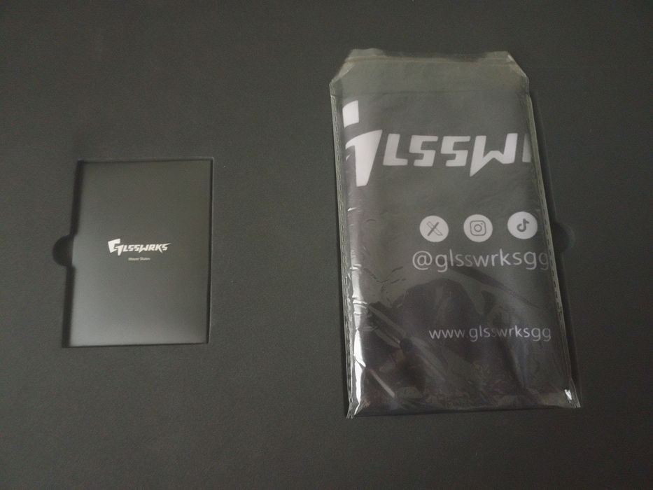 Скляний килим GLSSWRKS Hana оригінальний