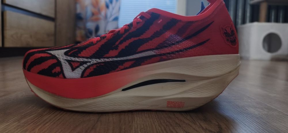 Buty do biegania mizuno wave rebellion pro 3