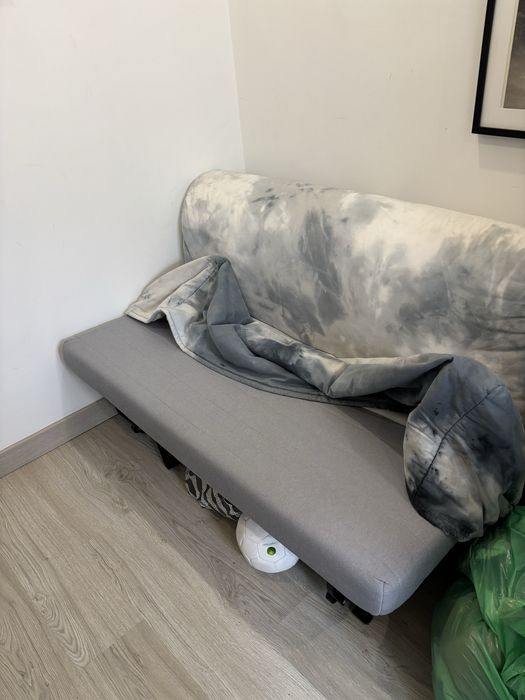 Sofá cama casal 140 em óptimo estado Ikea Capa degradé cinza